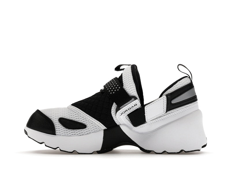 Jordan Trunner LX White Black (Women's)