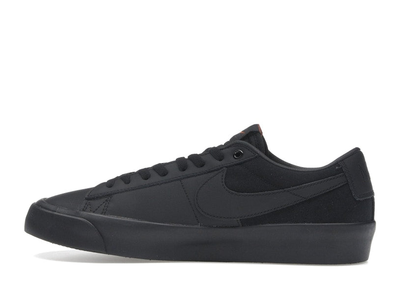 Nike SB Zoom Blazer Low Pro GT ISO Triple Black