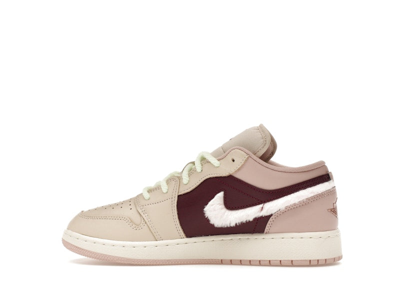 Jordan 1 Low SE Fur Swoosh (GS)