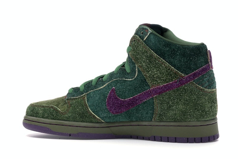 Nike SB Dunk High Skunk 420