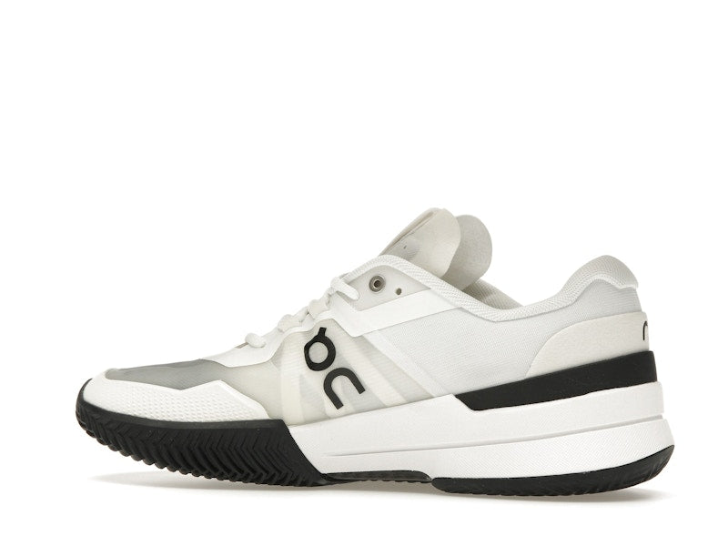 On The Roger Pro 2 Clay White Black (Women's)