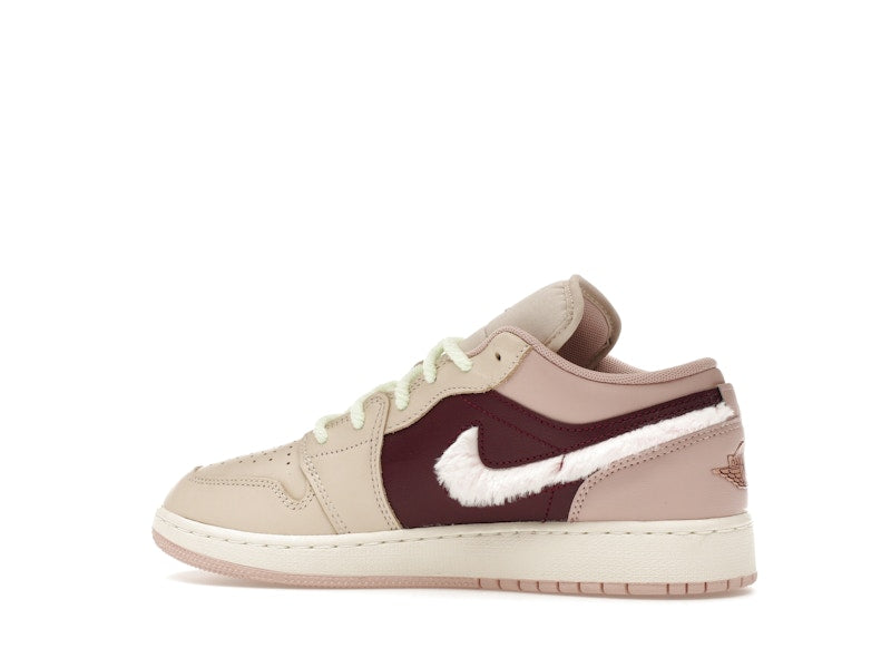 Jordan 1 Low SE Fur Swoosh (GS)