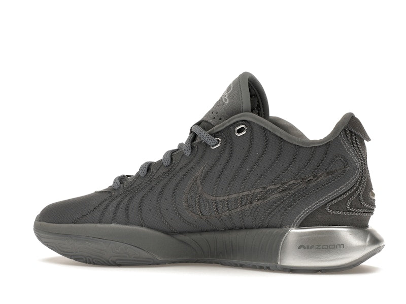 Nike LeBron 21 Resilient