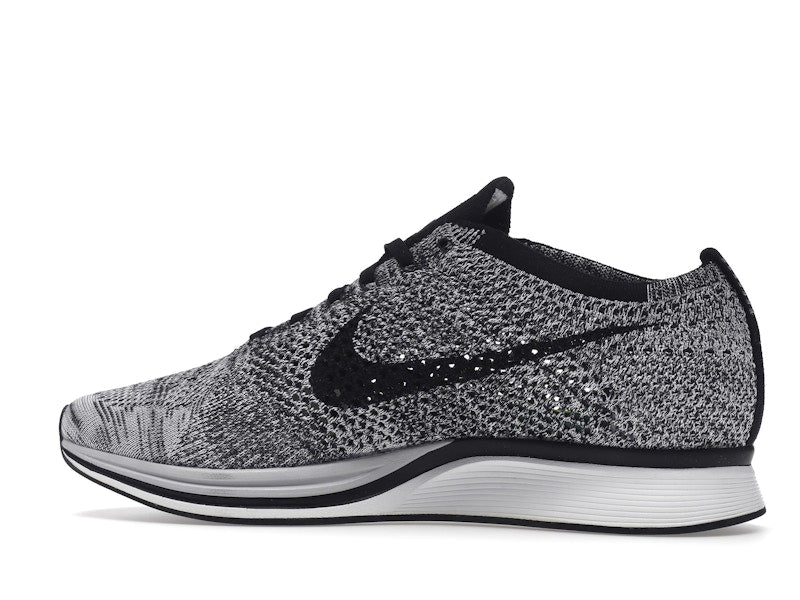 Nike Flyknit Racer Oreo