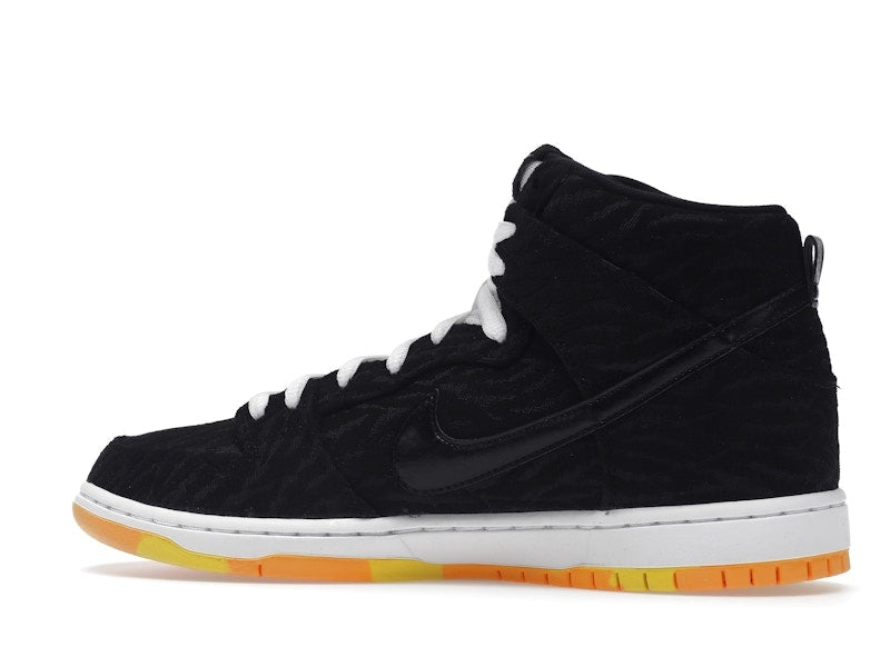 Nike SB Dunk High Skunk