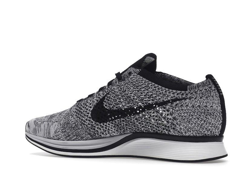 Nike Flyknit Racer Oreo