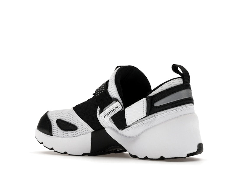 Jordan Trunner LX White Black (Women's)