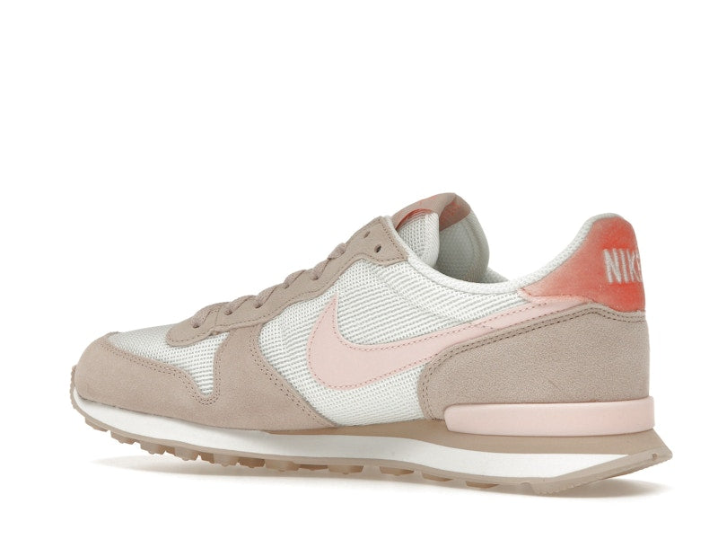 Nike Internationalist Summit White Light Madder Root (Women's)