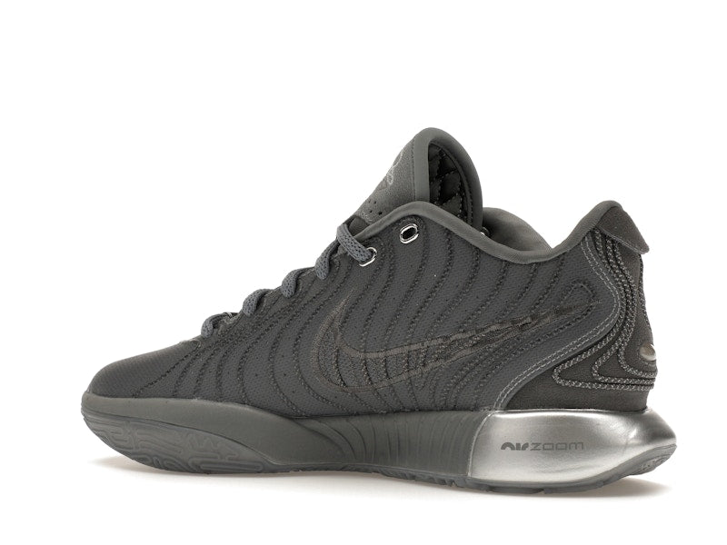 Nike LeBron 21 Resilient