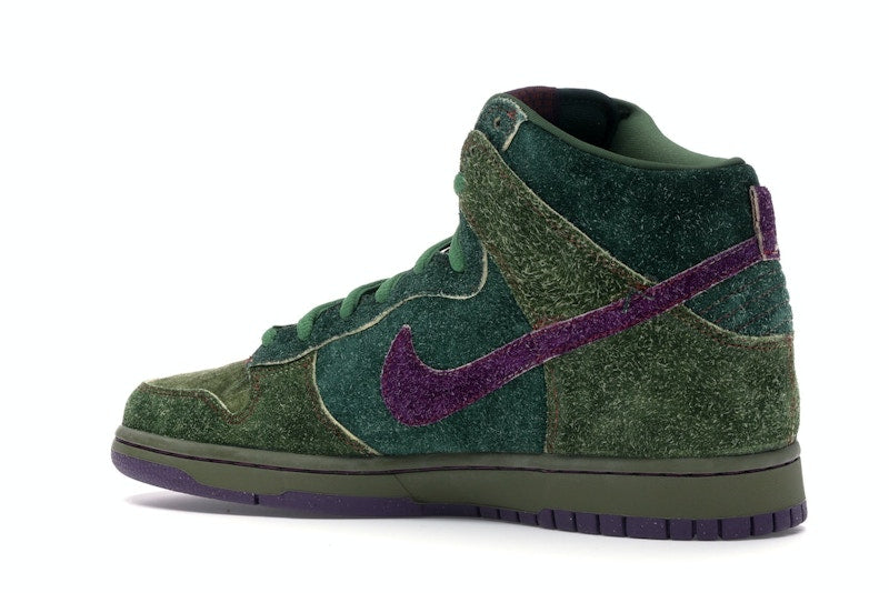 Nike SB Dunk High Skunk 420