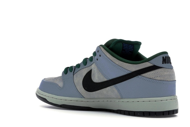 Nike SB Dunk Low Maple Leaf Central Park