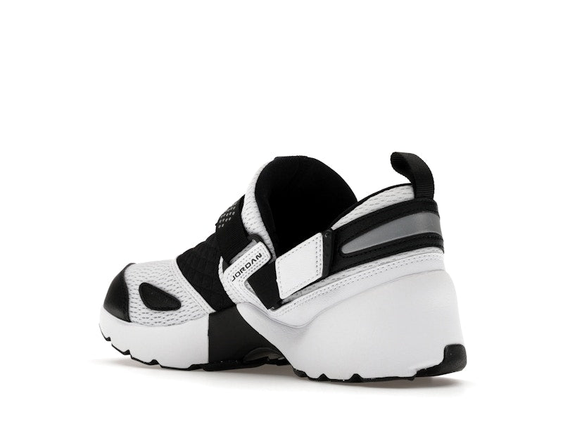 Jordan Trunner LX White Black (Women's)