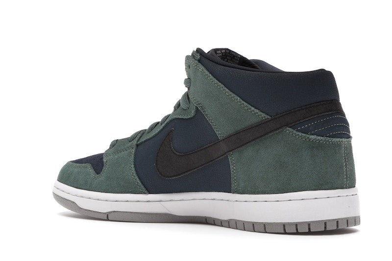 Nike SB Dunk Mid Nori