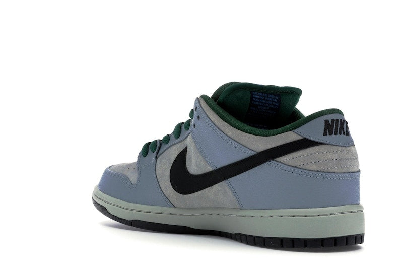 Nike SB Dunk Low Maple Leaf Central Park