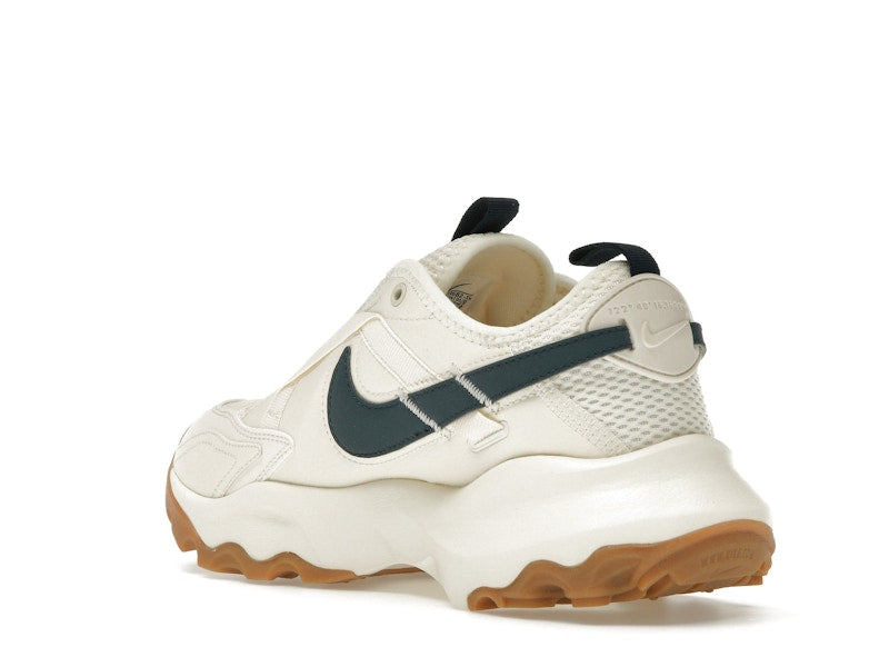 Nike TC 7900 Pale Ivory Gum Light Brown Armory Navy (Women's)