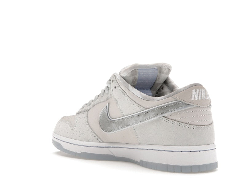 Nike SB Dunk Low White Lobster (Friends and Family)
