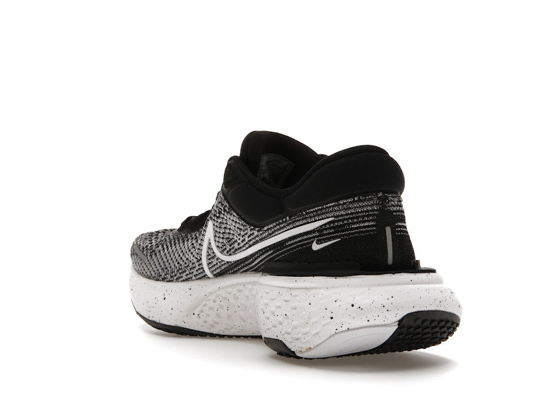Nike ZoomX Invincible Run Flyknit Oreo