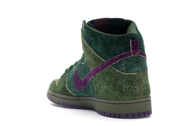 Nike SB Dunk High Skunk 420