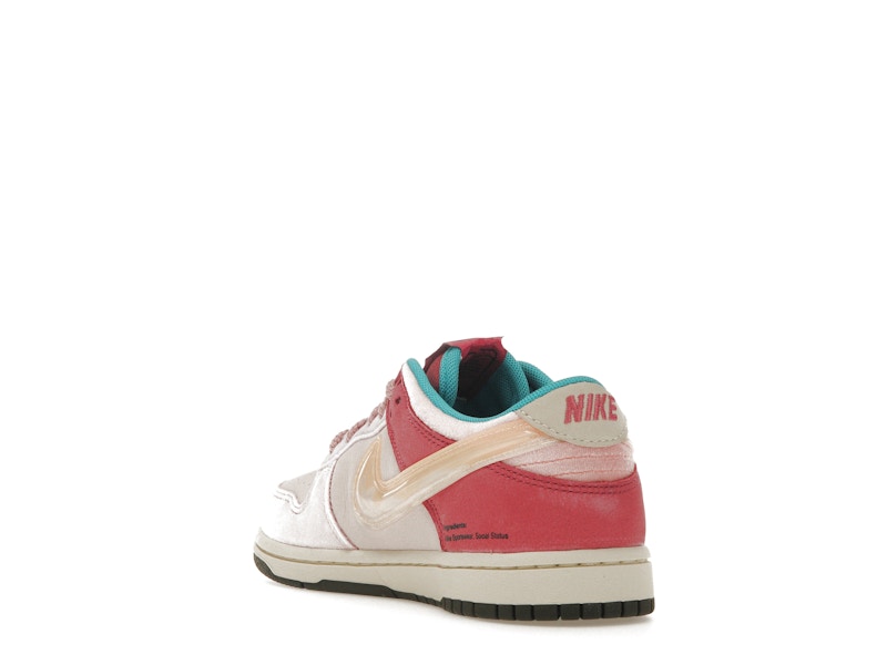 Nike Dunk Low Social Status Free Lunch Strawberry Milk (PS)