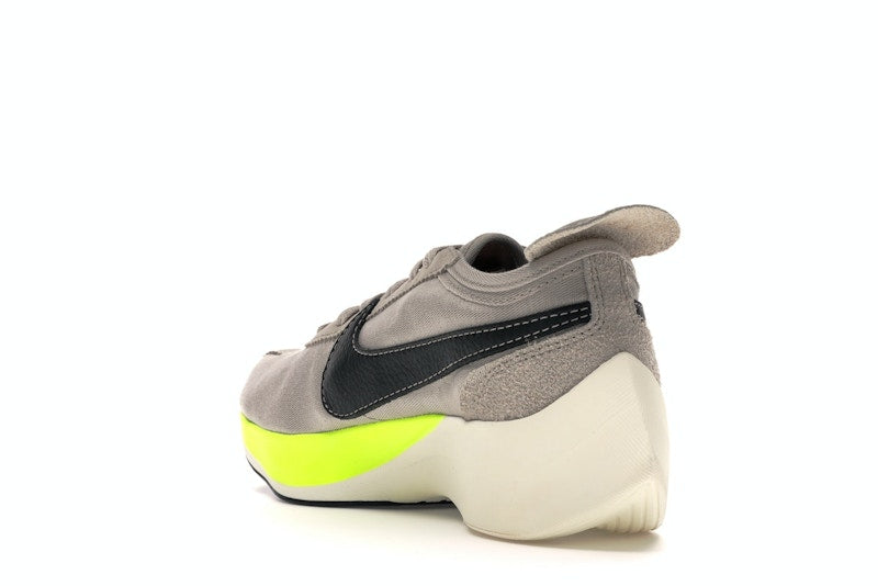 Nike Moon Racer String