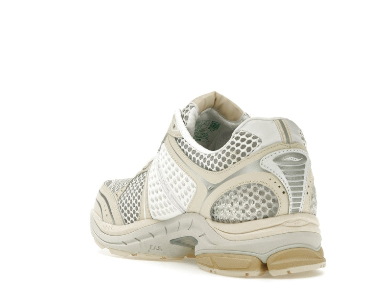 Saucony ProGrid Triumph 4 Highsnobiety Cream