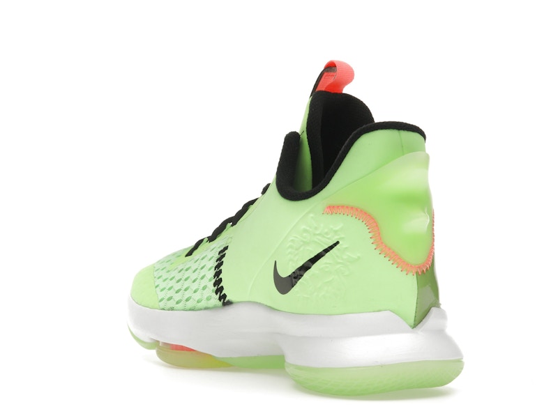 Nike LeBron Witness 5 Grinch