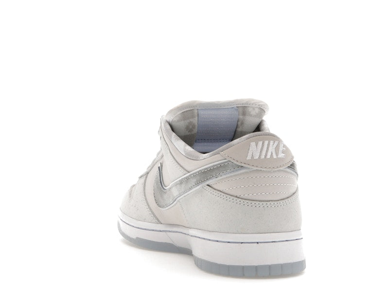 Nike SB Dunk Low White Lobster (Friends and Family)