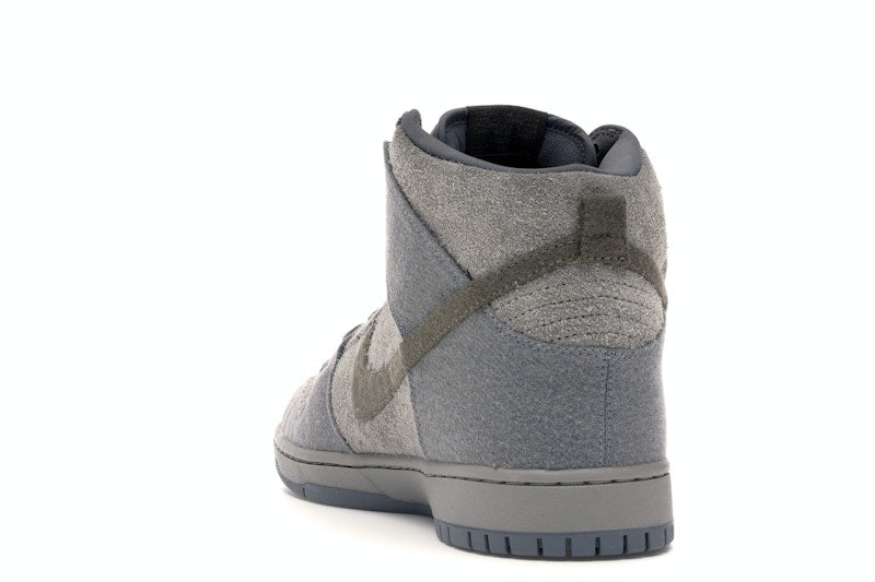 Nike SB Dunk High Tauntaun