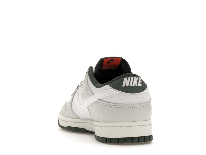 Nike Dunk Low Retro SE Photon Dust Vintage Green