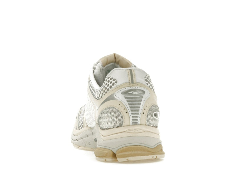 Saucony ProGrid Triumph 4 Highsnobiety Cream