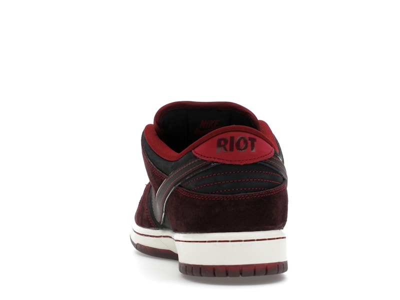 Nike SB Dunk Low Riot Skateshop