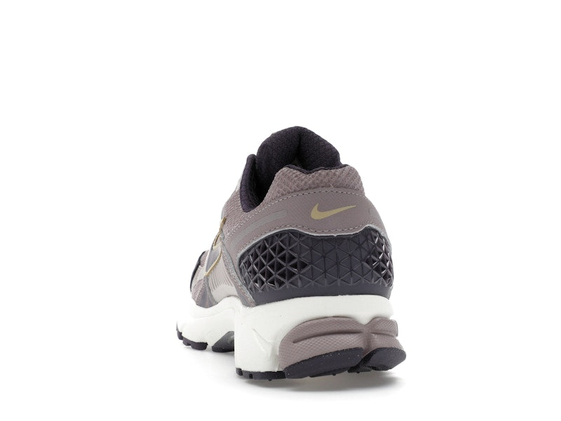 Nike Zoom Vomero 5 Platinum Violet