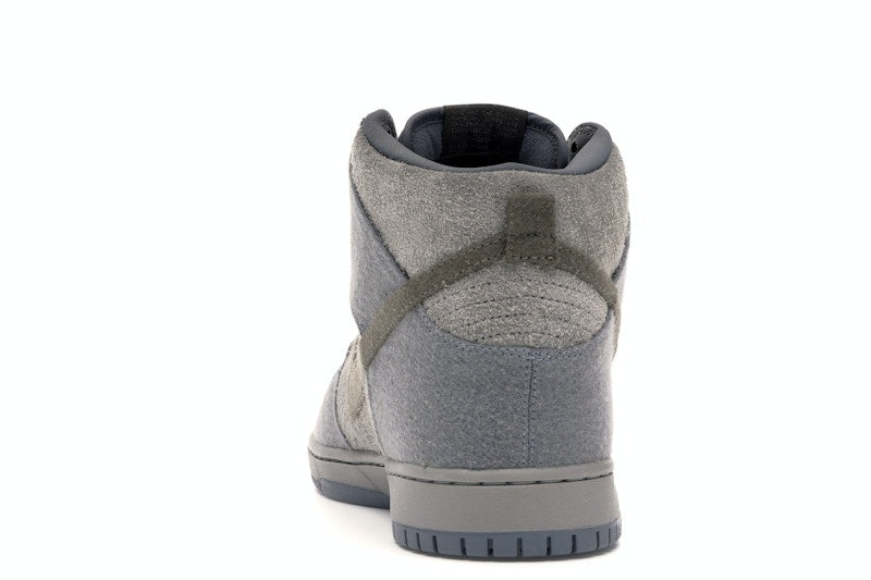 Nike SB Dunk High Tauntaun