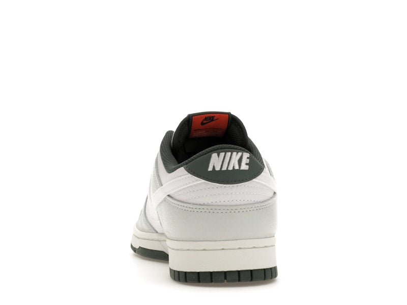Nike Dunk Low Retro SE Photon Dust Vintage Green