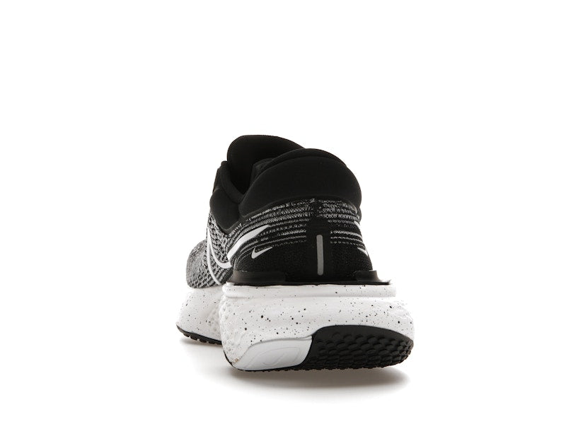 Nike ZoomX Invincible Run Flyknit Oreo