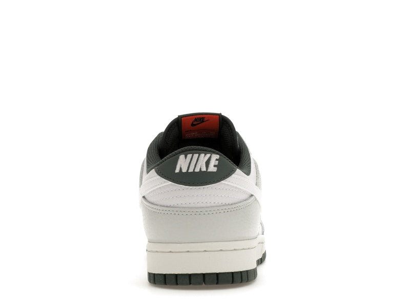 Nike Dunk Low Retro SE Photon Dust Vintage Green