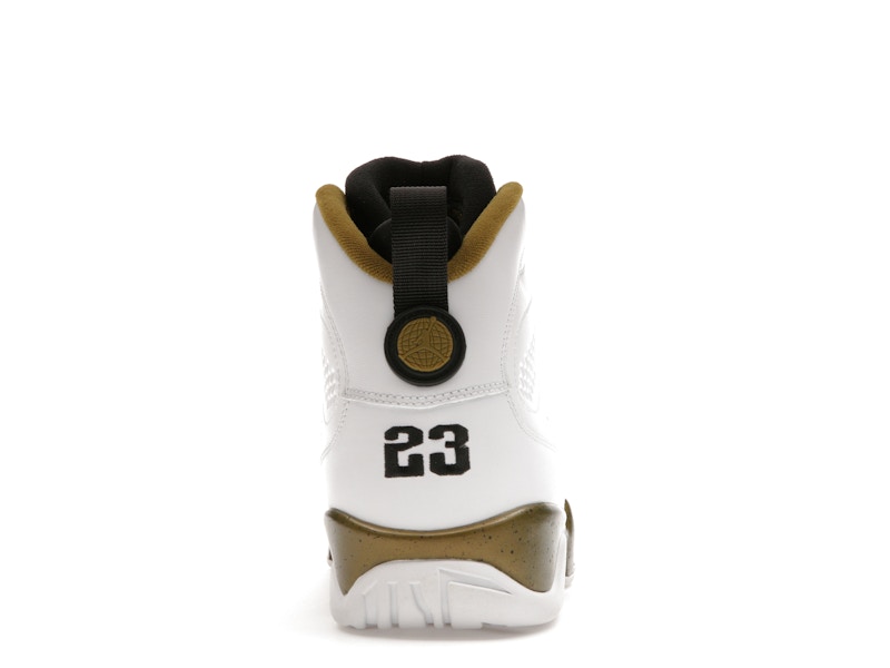 Jordan 9 Retro Statue