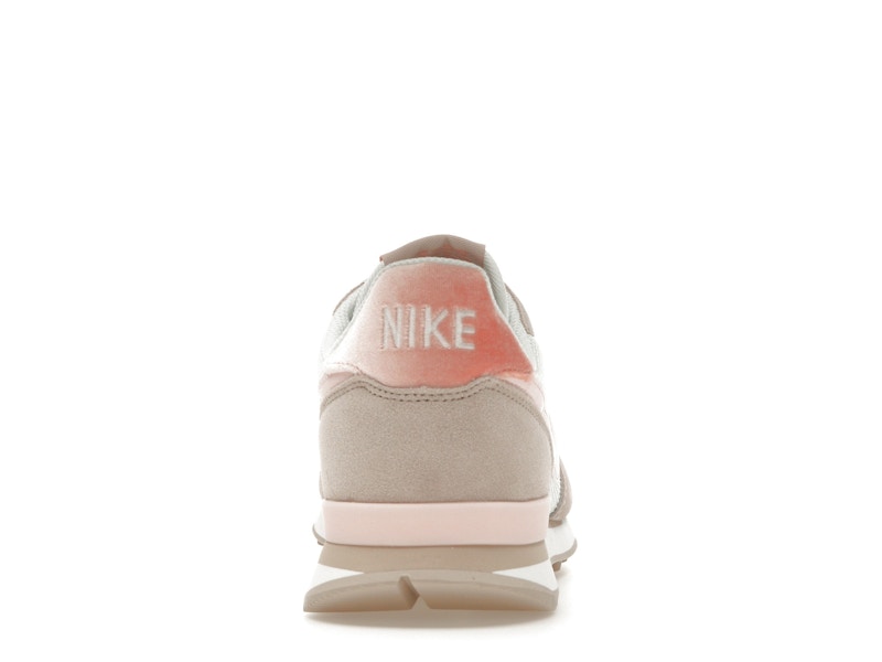 Nike Internationalist Summit White Light Madder Root (Women's)