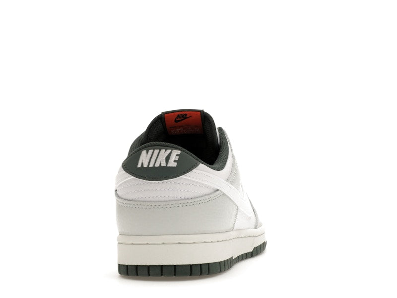 Nike Dunk Low Retro SE Photon Dust Vintage Green