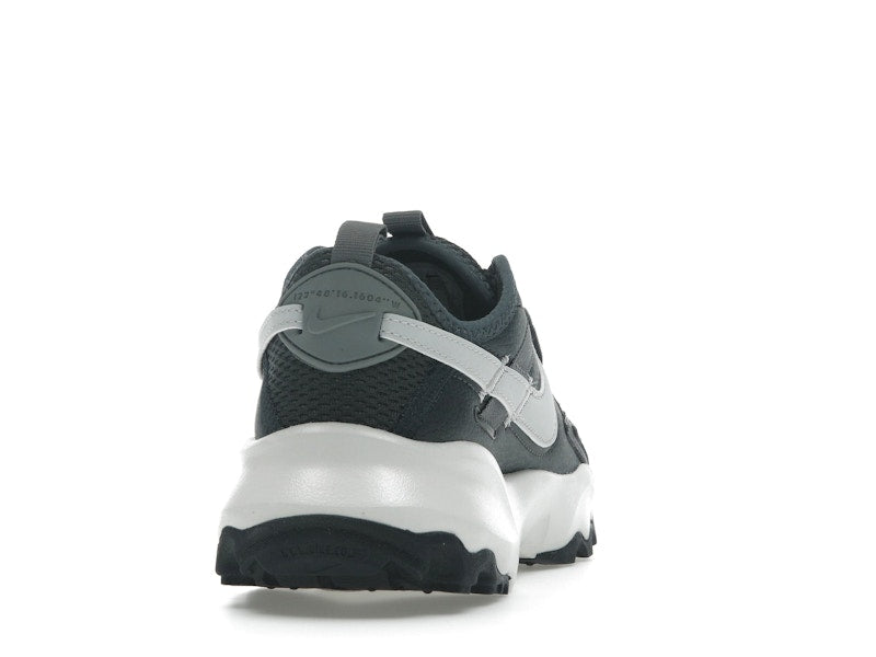 Nike TC 7900 Anthracite Platinum Tint Smoke Grey Metallic Platinum (Women's)