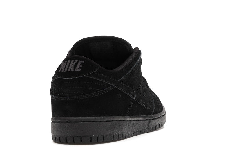 Nike SB Dunk Low Blackout