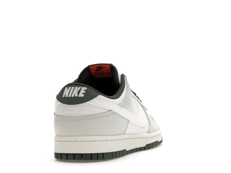 Nike Dunk Low Retro SE Photon Dust Vintage Green