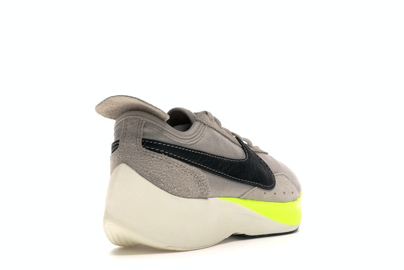 Nike Moon Racer String