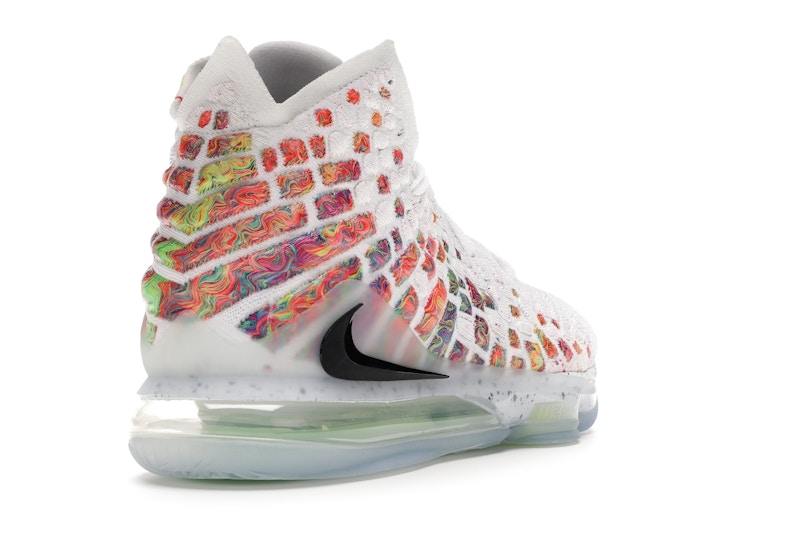 Nike LeBron 17 Air Command Force