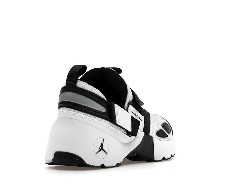 Jordan Trunner LX White Black (Women's)