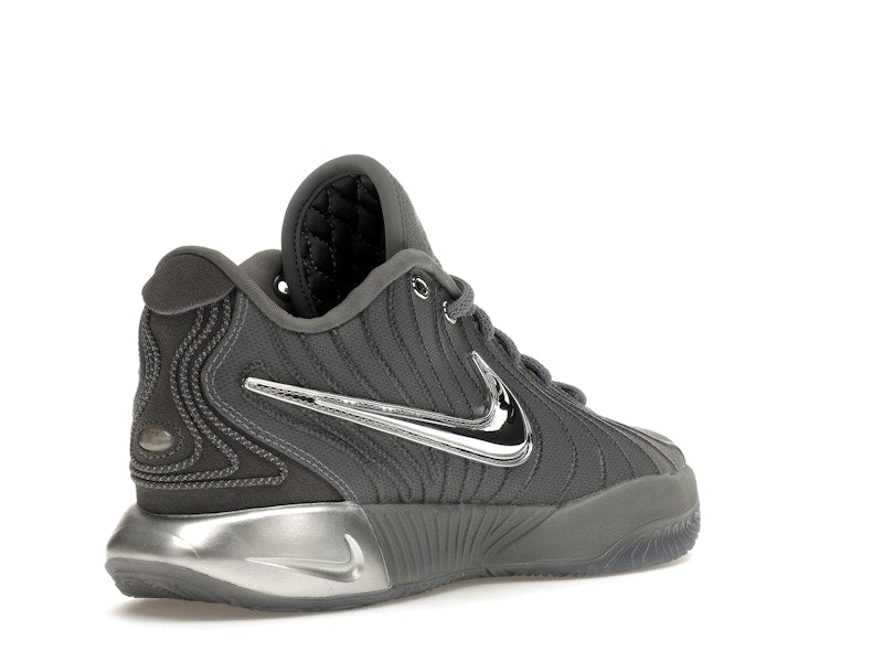 Nike LeBron 21 Resilient