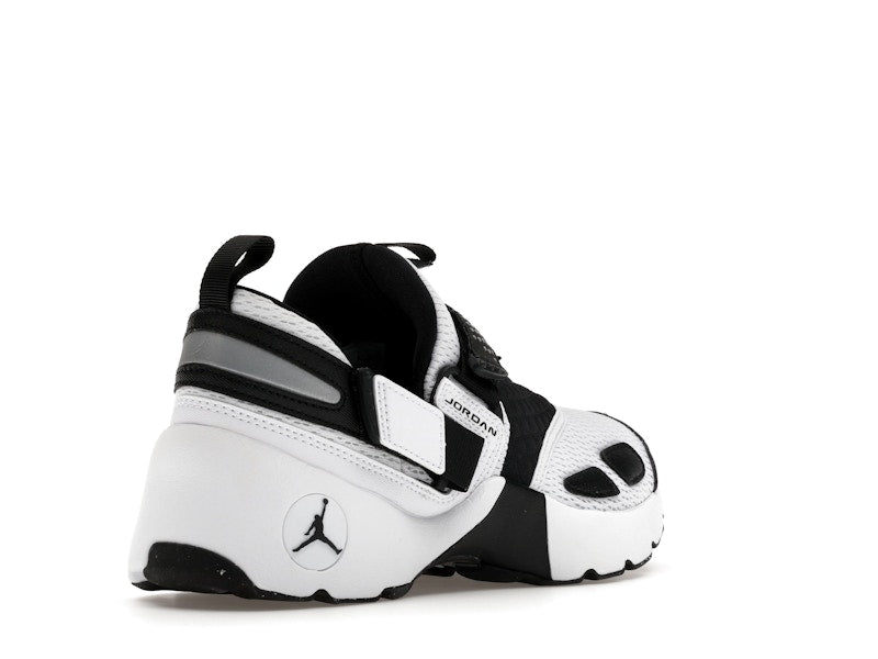 Jordan Trunner LX White Black (Women's)