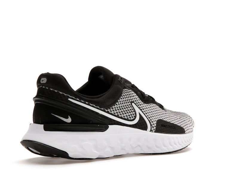 Nike React Miler 3 Black Metallic Silver