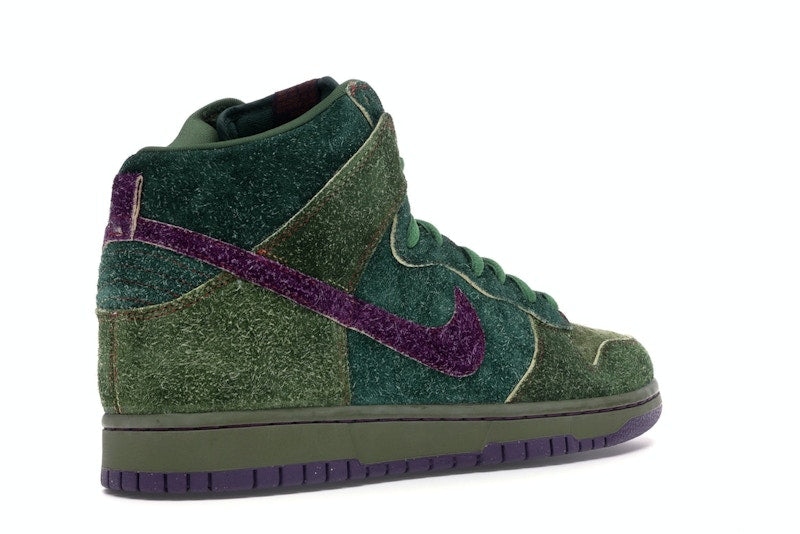 Nike SB Dunk High Skunk 420