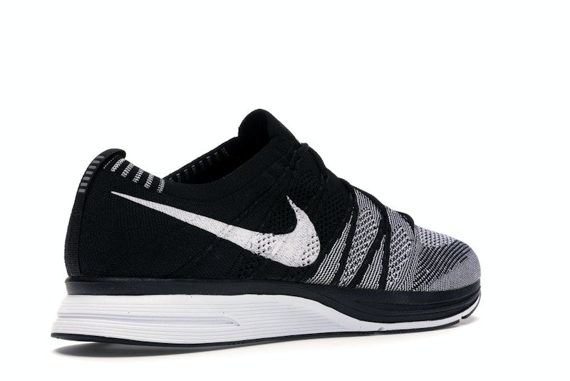 Nike Flyknit Trainer Oreo